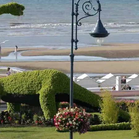 Coastal Haven Yourhosthelper Villers-sur-Mer